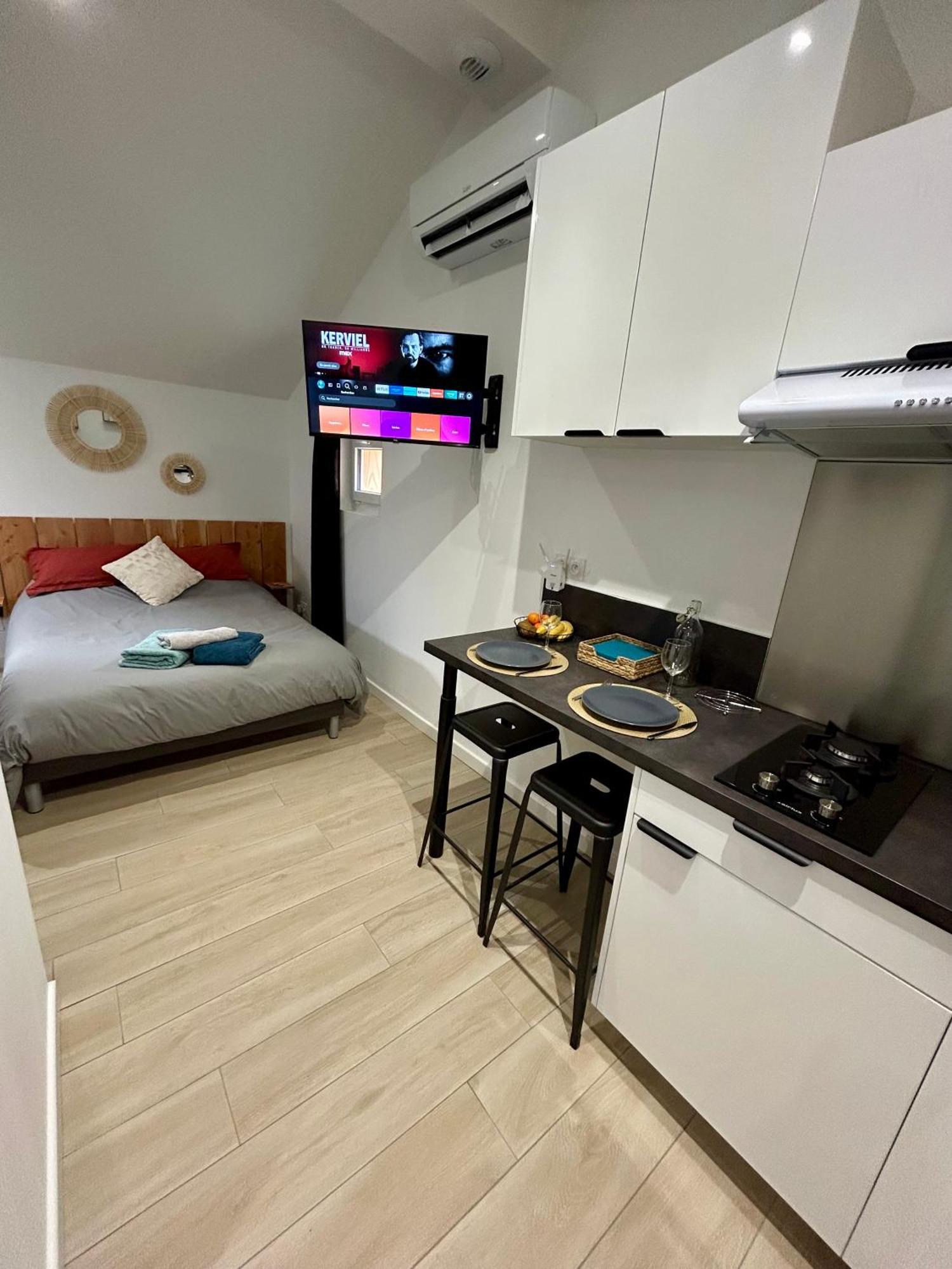 Tiny House De Charme Toute Equipee Le Pian-Medoc Exterior photo